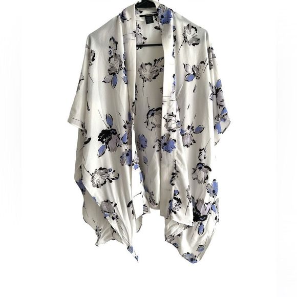 Tahari Tops - Tahari Kimono